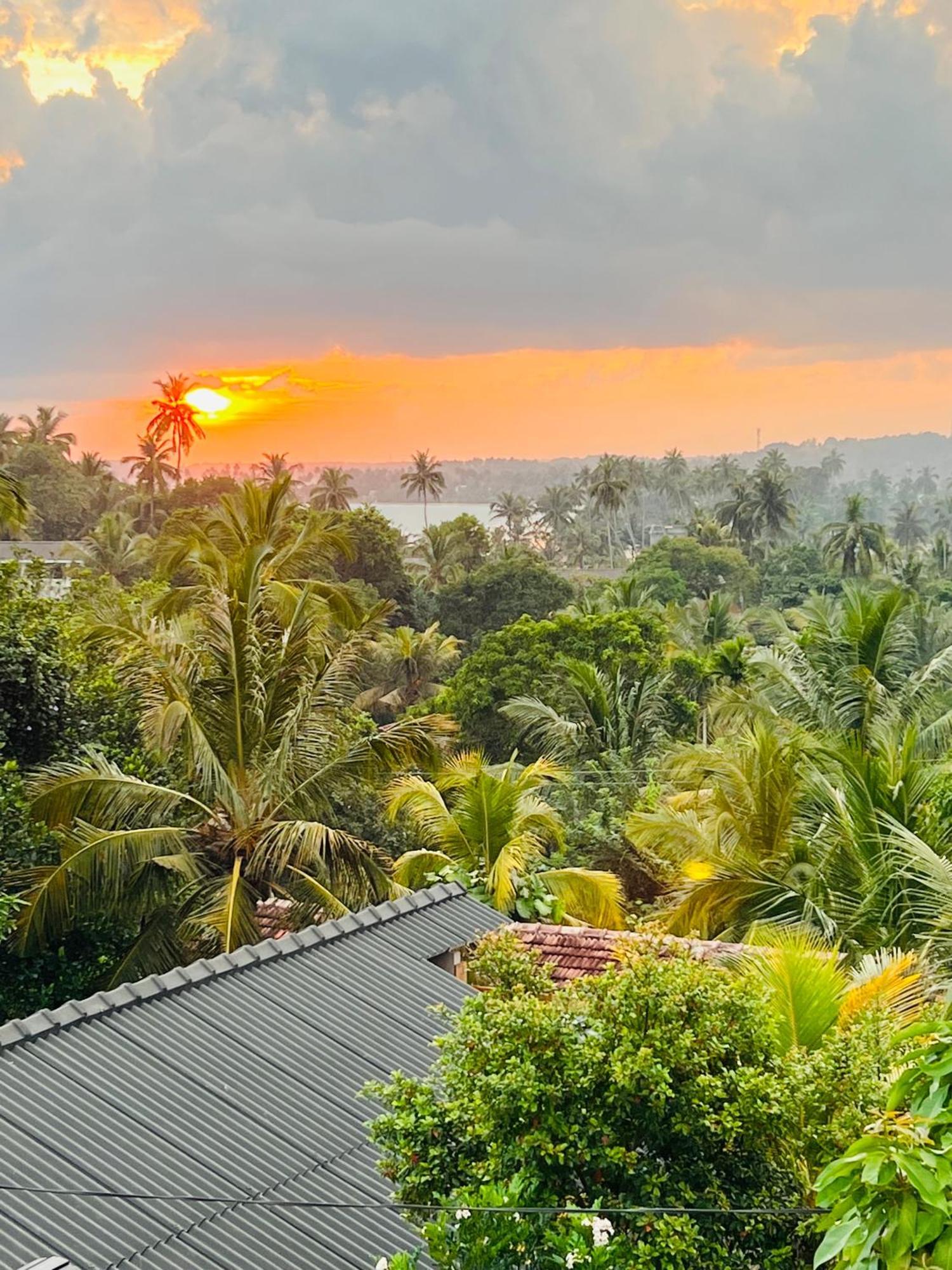 Sunset Bay Bed & Breakfast ดิคเวลลา ภายนอก รูปภาพ